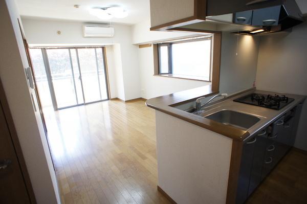 世田谷区玉川３丁目のマンション