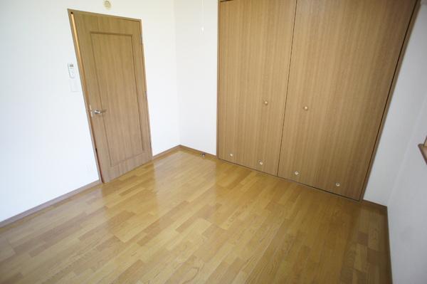 世田谷区玉川３丁目のマンション