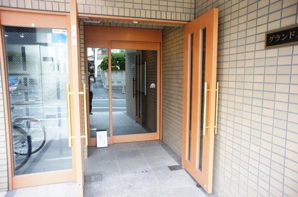 世田谷区中町３丁目のマンション