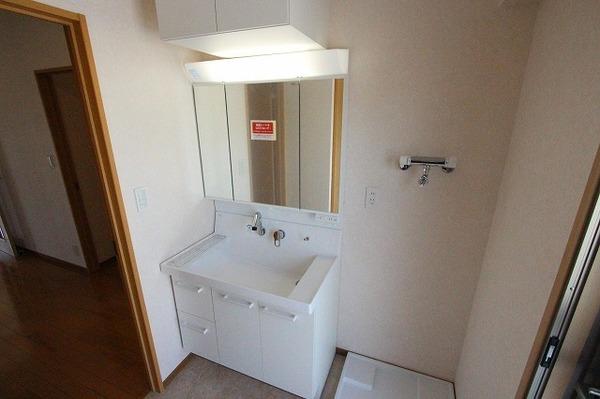世田谷区中町３丁目のマンション