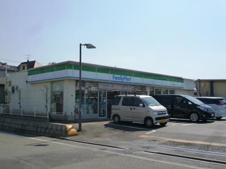 木村アパート(ファミリーマート鎌田水神橋店)