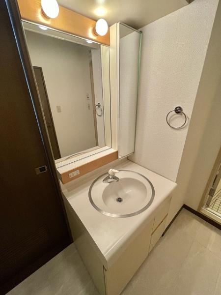 YKビル南