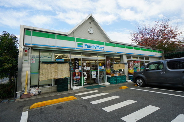 トゥインクル深沢A棟(ファミリーマート深沢二丁目店)
