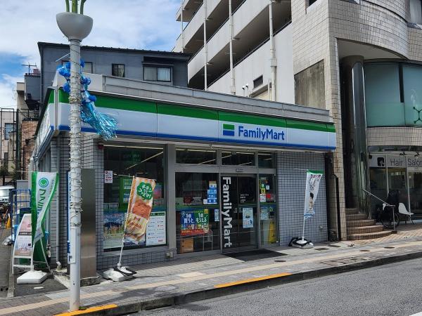 グルクスハイム経堂(ファミリーマート経堂北店)
