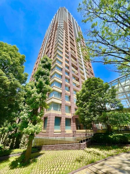 青山パークタワー