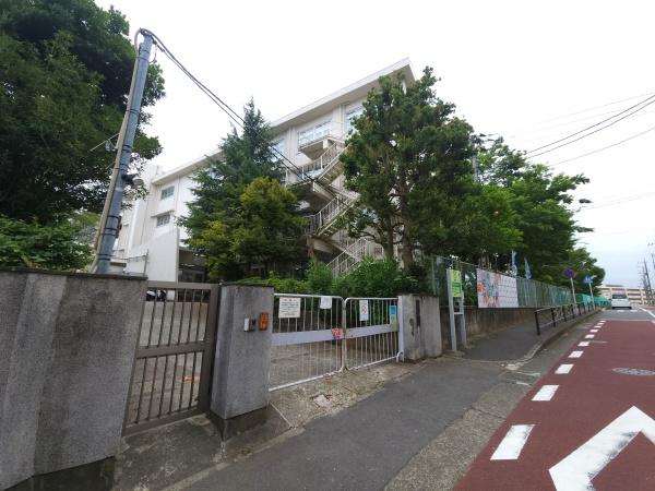川崎市宮前区南平台のマンション(川崎市立白幡台小学校)