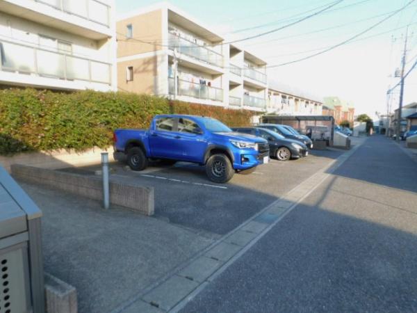 グランド・カオル2(駐車場)