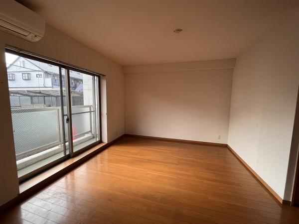 グランド・カオル2(リビング)