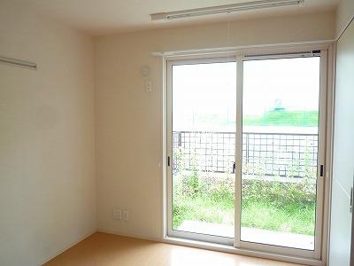 松戸市南花島３丁目のアパート