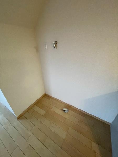 Flat.+