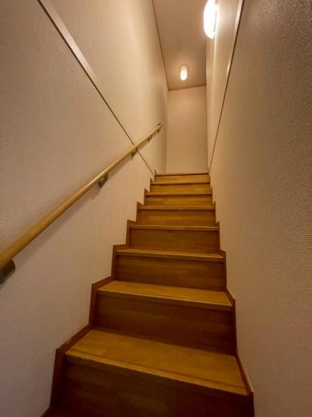 Flat.+