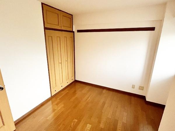 パインツリーコート