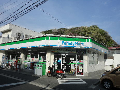 逗子市小坪1丁目のアパート(ファミリーマートウシオ逗子小坪店)