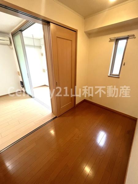 メゾン・ラピュ-タ(洋室)