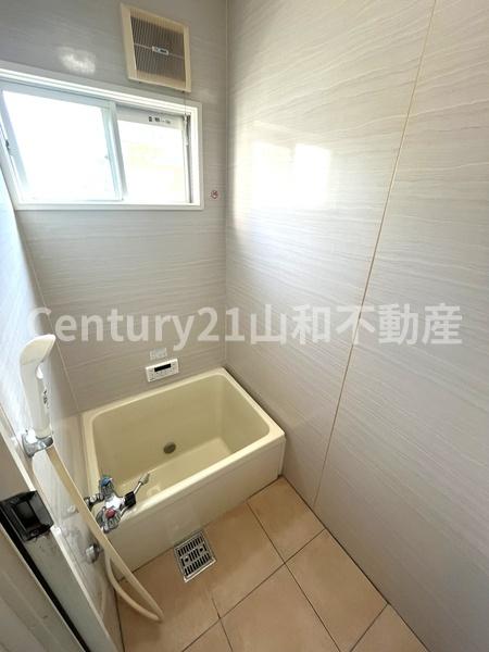 篠町馬堀向端貸家