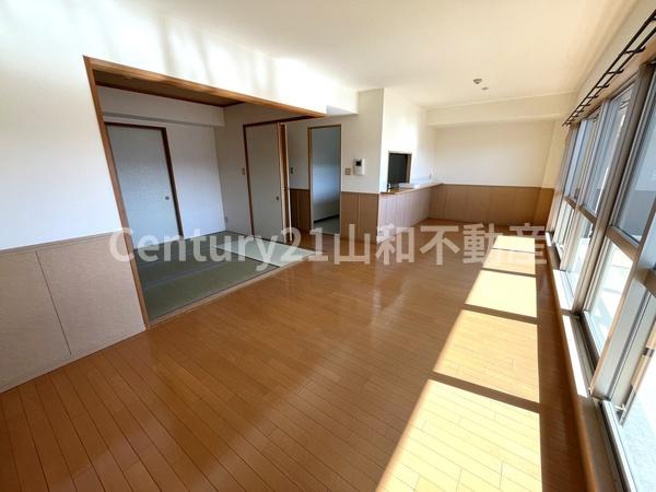 メディアス亀岡5番館(リビング)