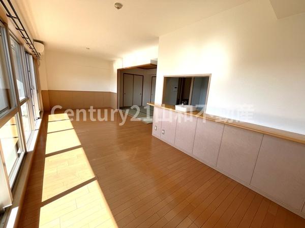 メディアス亀岡5番館(リビング)