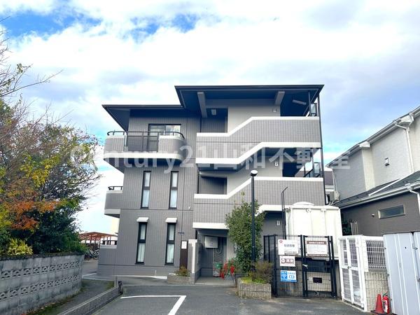 コンフォール中川〔105号室〕