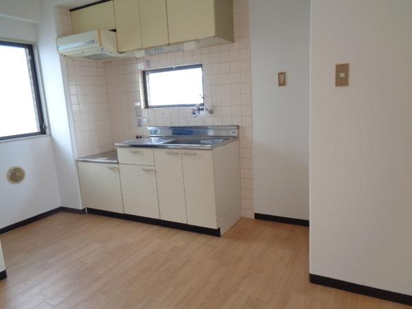 千葉市若葉区西都賀３丁目のマンション