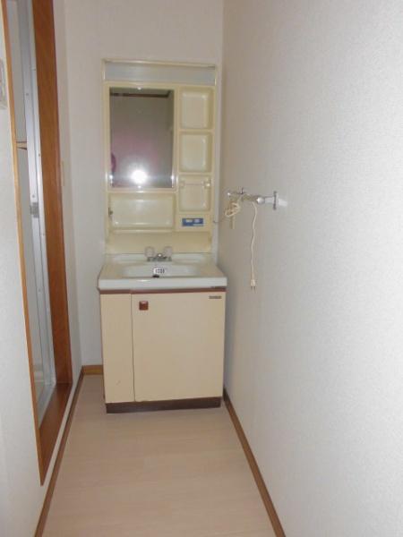 千葉市若葉区西都賀3丁目のマンション(玄関)