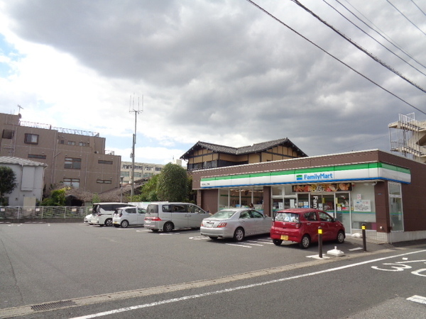 千葉市中央区道場北１丁目のアパート(ファミリーマート千葉道場北二丁目店)