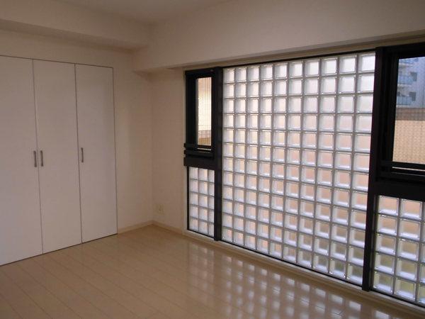 新宿区新小川町のマンション