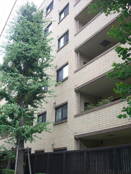 新宿区新小川町のマンション