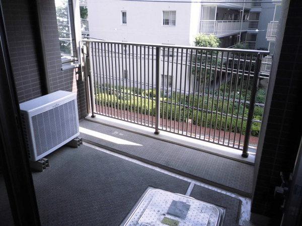 新宿区東五軒町のマンション