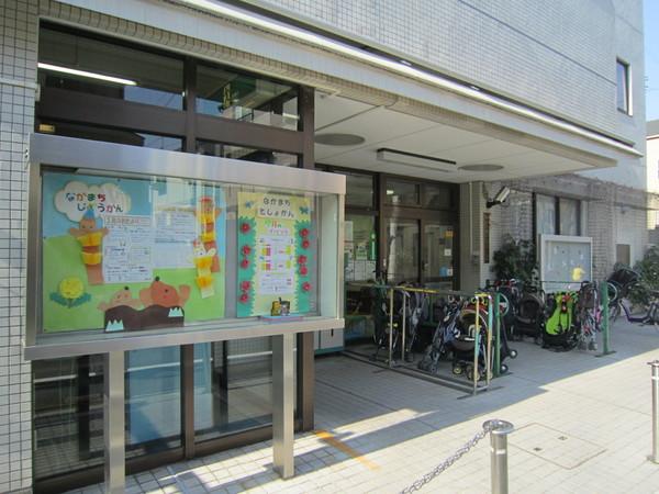 若宮ハウス(新宿区立中町図書館)