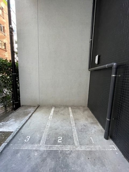 新宿区市谷本村町のマンション