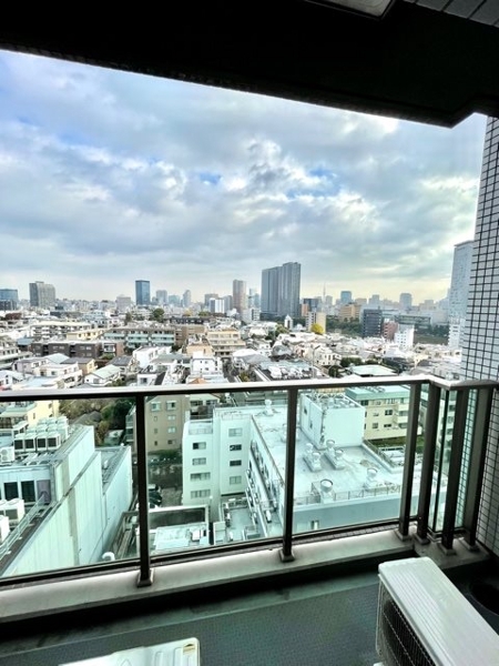 新宿区市谷砂土原町２丁目のマンション