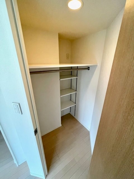 新宿区市谷本村町のマンション