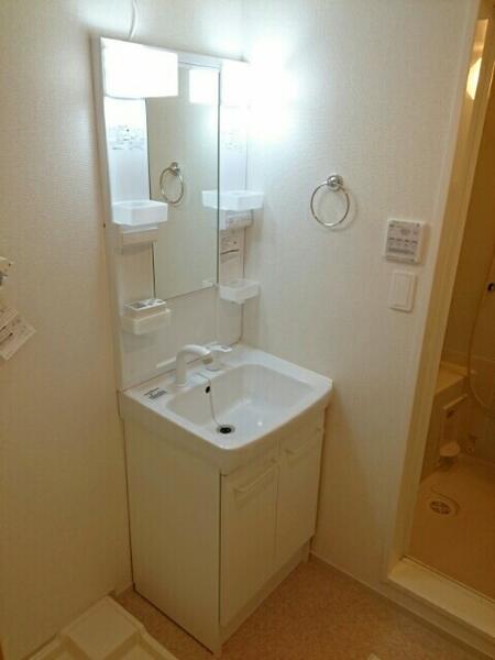 新宿区富久町のアパート