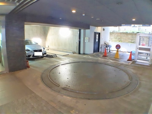 新宿区市谷薬王寺町のマンション