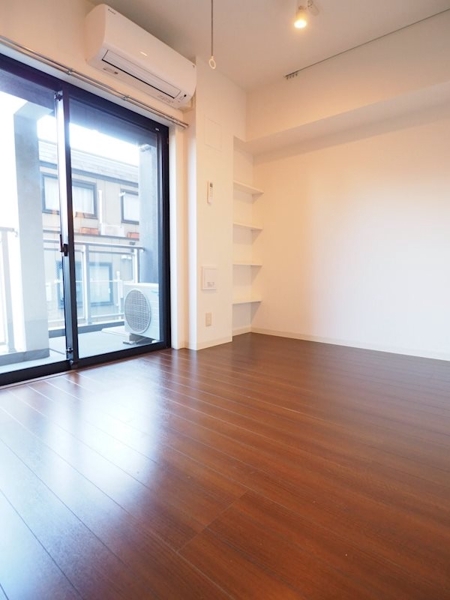 新宿区市谷薬王寺町のマンション