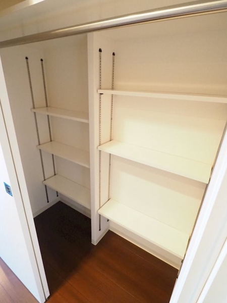 新宿区市谷薬王寺町のマンション