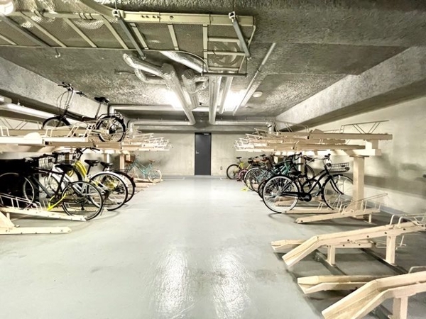 新宿区市谷薬王寺町のマンション