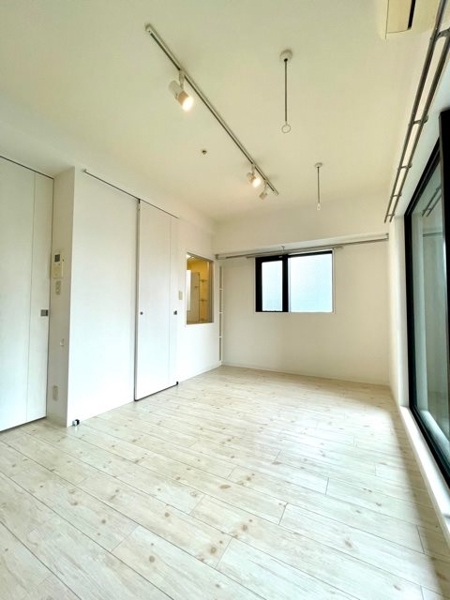 新宿区市谷薬王寺町のマンション