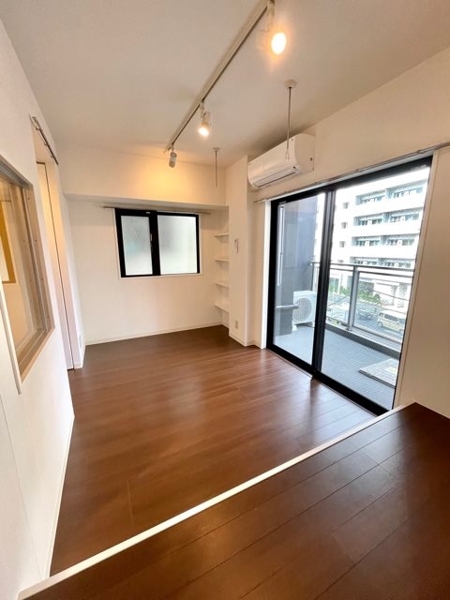 新宿区市谷薬王寺町のマンション
