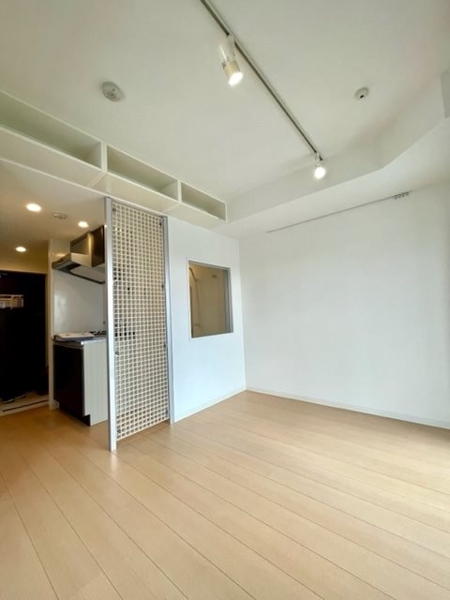 新宿区市谷薬王寺町のマンション