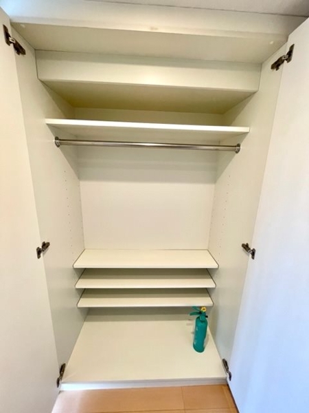 新宿区市谷薬王寺町のマンション