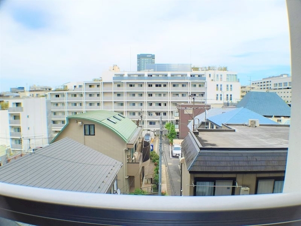 新宿区市谷薬王寺町のマンション