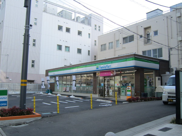 新宿区下宮比町のマンション(ファミリーマート東五軒町店)