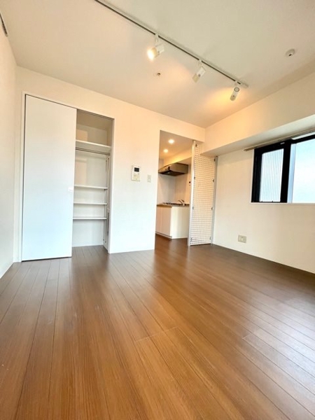 新宿区市谷薬王寺町のマンション