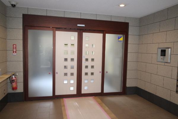 横浜市南区新川町１丁目のマンション