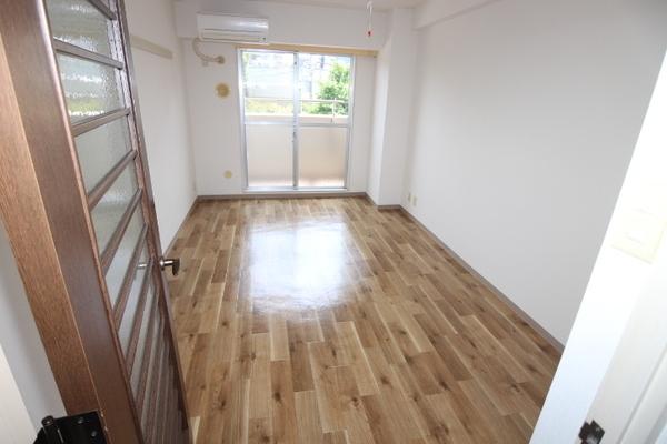 横浜市南区新川町１丁目のマンション