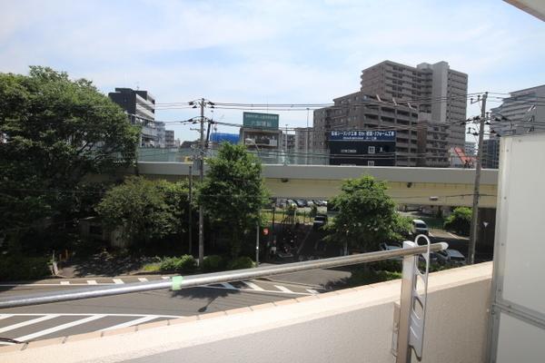 横浜市南区新川町１丁目のマンション