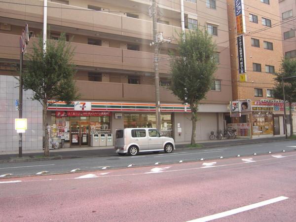 メゾン・ド・フローラ(セブンイレブン横浜宮元町2丁目店)