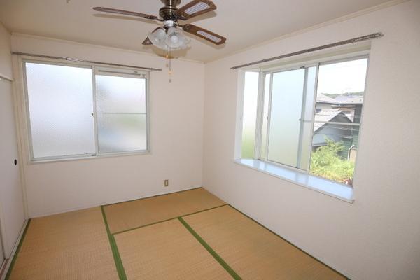 横須賀市船越町８丁目のアパート