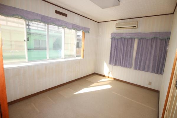 新川町１丁目貸家